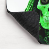 Grüner Neonpirat mit skully u. Flecken Mousepad (Ecke)