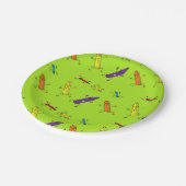 grüner Pappteller der glücklichen Zeichenstifte (Schrägansicht)