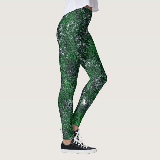 Grüner Pilz auf weißem grauem Fels oder Baumstamm Leggings (Rechts)