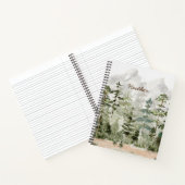 Grüner Pinienwald im Gebirge Notizblock (Innenseite)