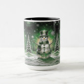 Grüner Schneemann-Schneeflocken-Feiertagsbecher Tasse (Zentrum)