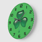 Grüner Shamrock-Kleeblatt Große Wanduhr (Winkel)