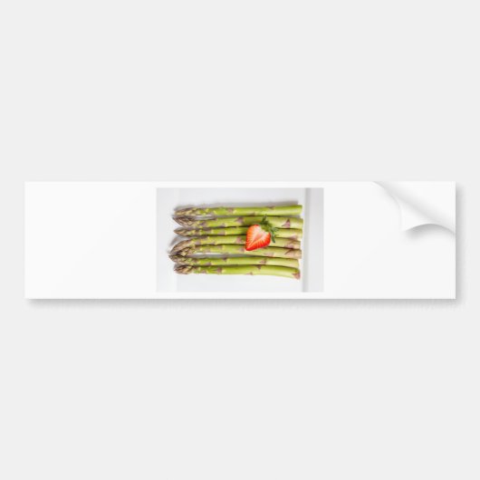 Grüner Spargel mit Erdbeerbeerübersicht Autoaufkleber (Vorne)