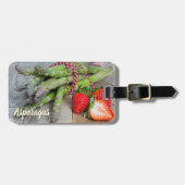 Grüner Spargel mit Erdbeere Gepäckanhänger (Vorderseite horizontal)