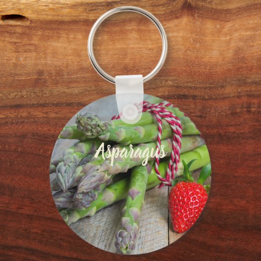 Grüner Spargel mit Erdbeere Schlüsselanhänger (Vorderseite)