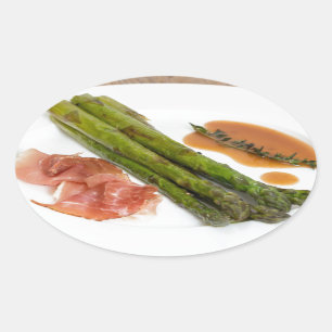 Grüner Spargel mit Schinken und Sauce Ovaler Aufkleber
