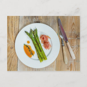 Grüner Spargel mit Schinken und Sauce Postkarte