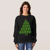 Grüner Totenkopf- und Knochen-Weihnachtsbaum Sweatshirt (Vorne ganz)