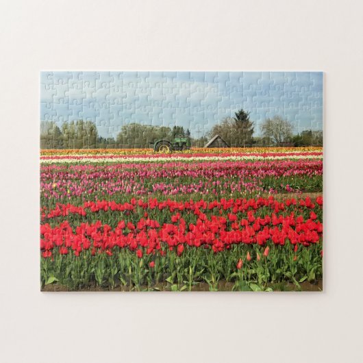 Grüner Traktor in Tulip Field, Oregon Puzzle (Horizontal)