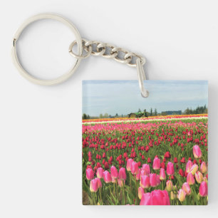 Grüner Traktor in Tulip Field, Oregon Schlüsselanhänger