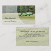 Grüner Traktor mit einem Silage beladenen Anhänger Visitenkarte (Vorne/Hinten)
