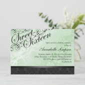 Grüner u. schwarzer schicker Blumendamast Sweet16 Einladung (Stehend Vorderseite)