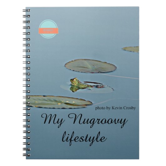 Grüner und blauer Frosch, der in das dritte Alter Notizblock (Vorderseite)