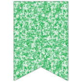 grüner und weißer Hintergrund mit kleinen weißen P Wimpelkette (Dritte Fahne)