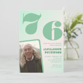 Grüner Verlauf 76. Geburtstag Einladungen Boy Foto (Stehend Vorderseite)