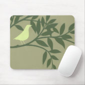 Grüner Vogel auf grünem Zweig Mousepad (Mit Mouse)