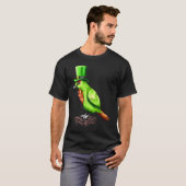 Grüner Vogel mit Kobelhut am St. Patricks Day T-Shirt (Vorne ganz)