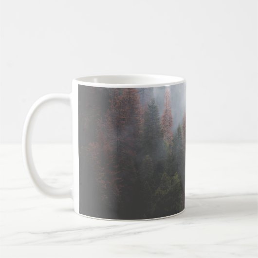 GRÜNER WALD MIT NEBEL BEDeckt Kaffeetasse (Links)