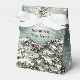 Grüner Weihnachtsbaum Bunte Ornamente Weißer Schne Geschenkschachtel