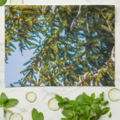 Grüner Weihnachtsbaum im Schnee Handtuch (Gefaltet)