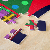 Grüner Weihnachtsbaum mit blauen Vorhängen: Puzzle (Seite)