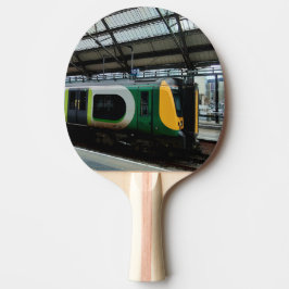 Grüner Zug am Bahnhof Liverpool Tischtennis Schläger