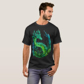 Grünes Abstraktes Drachendesign T-Shirt (Vorne ganz)