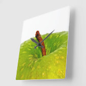 Grünes Apple Quadratische Wanduhr (Winkel)