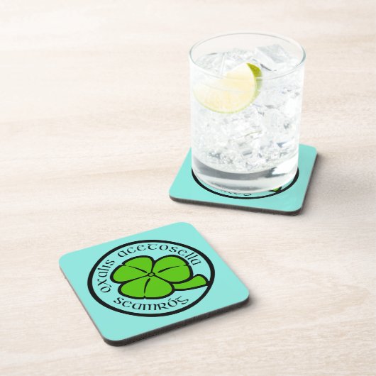 Grünes Aquamarines Kleeblatt Saint Patrick's Day Getränkeuntersetzer (Rechte Seite)