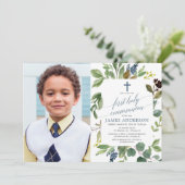 Grünes Aquarell Dusty Blue Junge Kommunion Foto Einladung (Stehend Vorderseite)