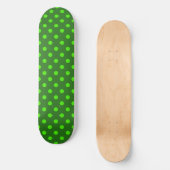 Grünes Auf-Dunkelgrün-Punkte-Musterdesign Skateboard (Vorderseite)