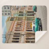 GRÜNES AUTO AUF DER STRASSE SHERPADECKE (Vorderseite (Horizontal))
