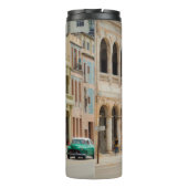 GRÜNES AUTO AUF DER STRASSE THERMOSBECHER (Rückseite)