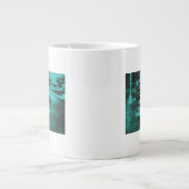 Grünes Auto Jumbo-Tasse (Vorderseite)