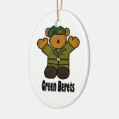 Grünes Barett-Teddybär-Weihnachtsverzierung Keramikornament (Links)