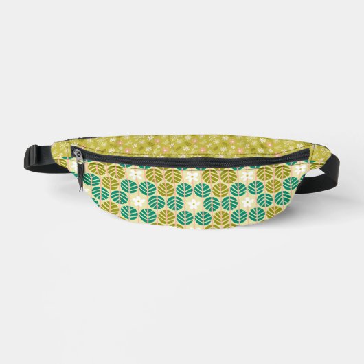 Grünes Blumenmuster Groovy Retroboho Bauchtasche (Vorderseite)