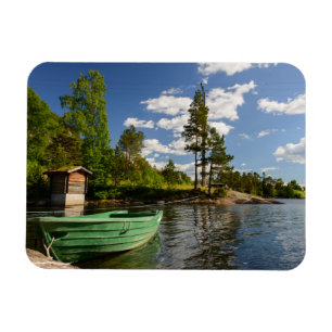 Grünes Boot in einem Fjord in Norwegen Magnet
