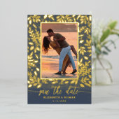 Grünes botanisches Foto Save the Date Folieneinladung (Stehend vorne)