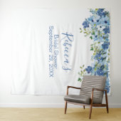 Grünes Brautparty mit blauer Blume Hintergrund Wandteppich (Beispiel (Horizontal))