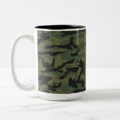 Grünes Camouflagemuster Zweifarbige Tasse (Links)