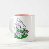 Grünes Cybunny, das durch neggs läuft Zweifarbige Tasse (Vorderseite Links)