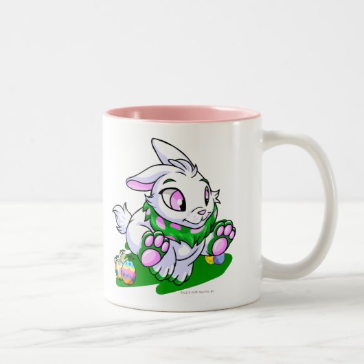 Grünes Cybunny, das durch neggs läuft Zweifarbige Tasse (Rechts)