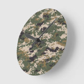 Grünes digitales Tarnmuster Runde Wanduhr (Winkel)