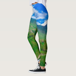 Grünes Feld Caucuses Berge Natur Georgien Leggings