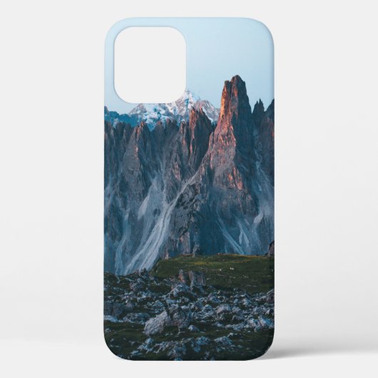 GRÜNES FELD IN DER NÄHE DES BERGS Case-Mate iPhone HÜLLE (Rückseite)