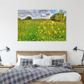 Grünes Feld und bewölkter blauer Himmel Leinwanddruck (Insitu (Schlafzimmer))