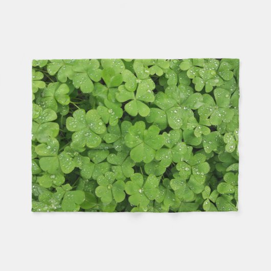 Grünes frisches Kleeblatt, glücklicher St. Patrick Fleecedecke (Vorderseite (Horizontal))