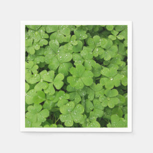 Grünes frisches Kleeblatt, glücklicher St. Patrick Serviette