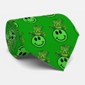 Grünes glückliches Face__St. Patricks Krawatte (Gerollt)