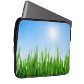 Grünes Gras Blaue Himmel Landschaft-10826 Laptopschutzhülle (Vorne Rechts)